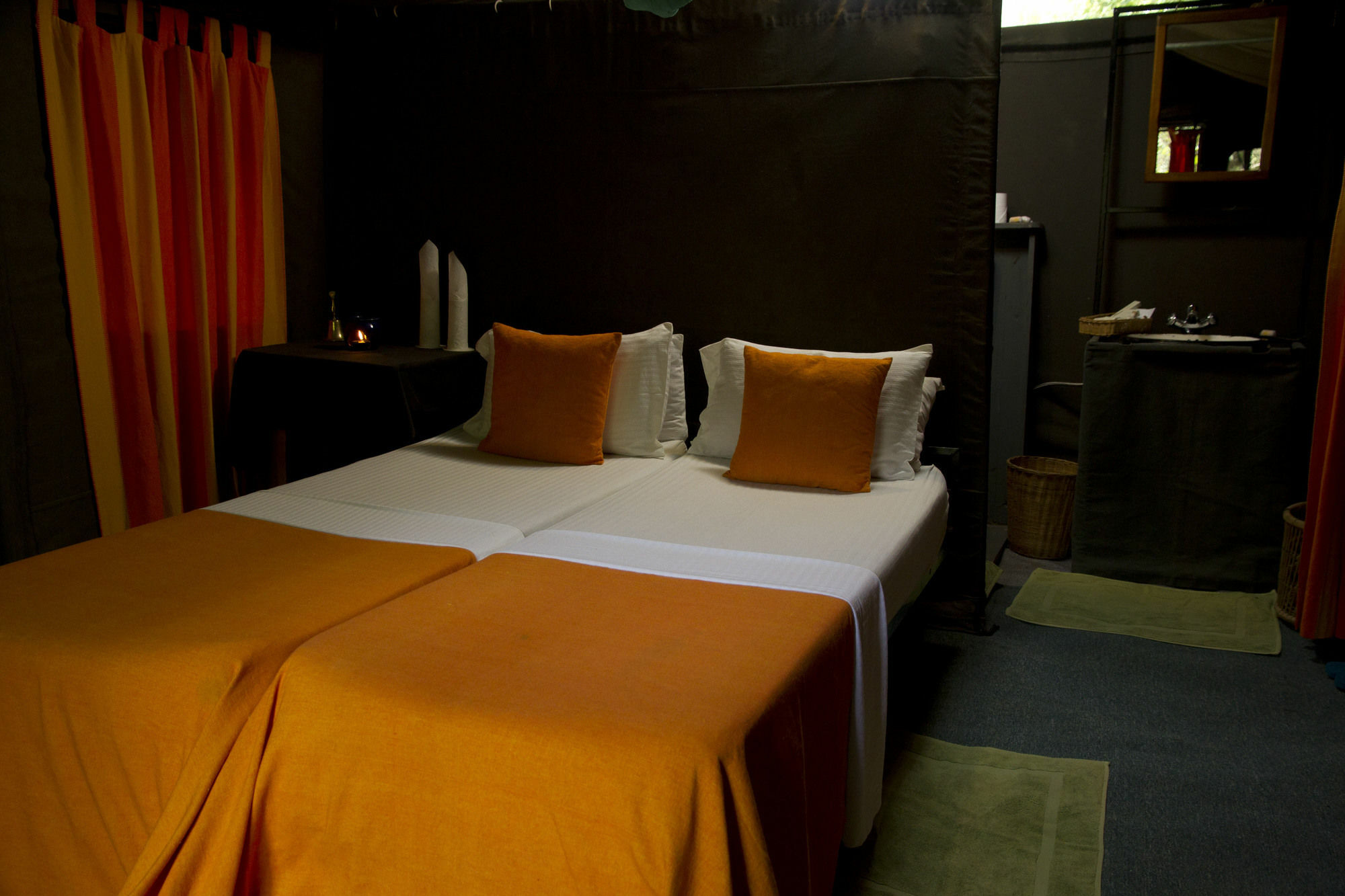 Mahoora Tented Safari Camp อุดาวาลาเว ภายนอก รูปภาพ
